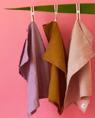 MADRE Linen
